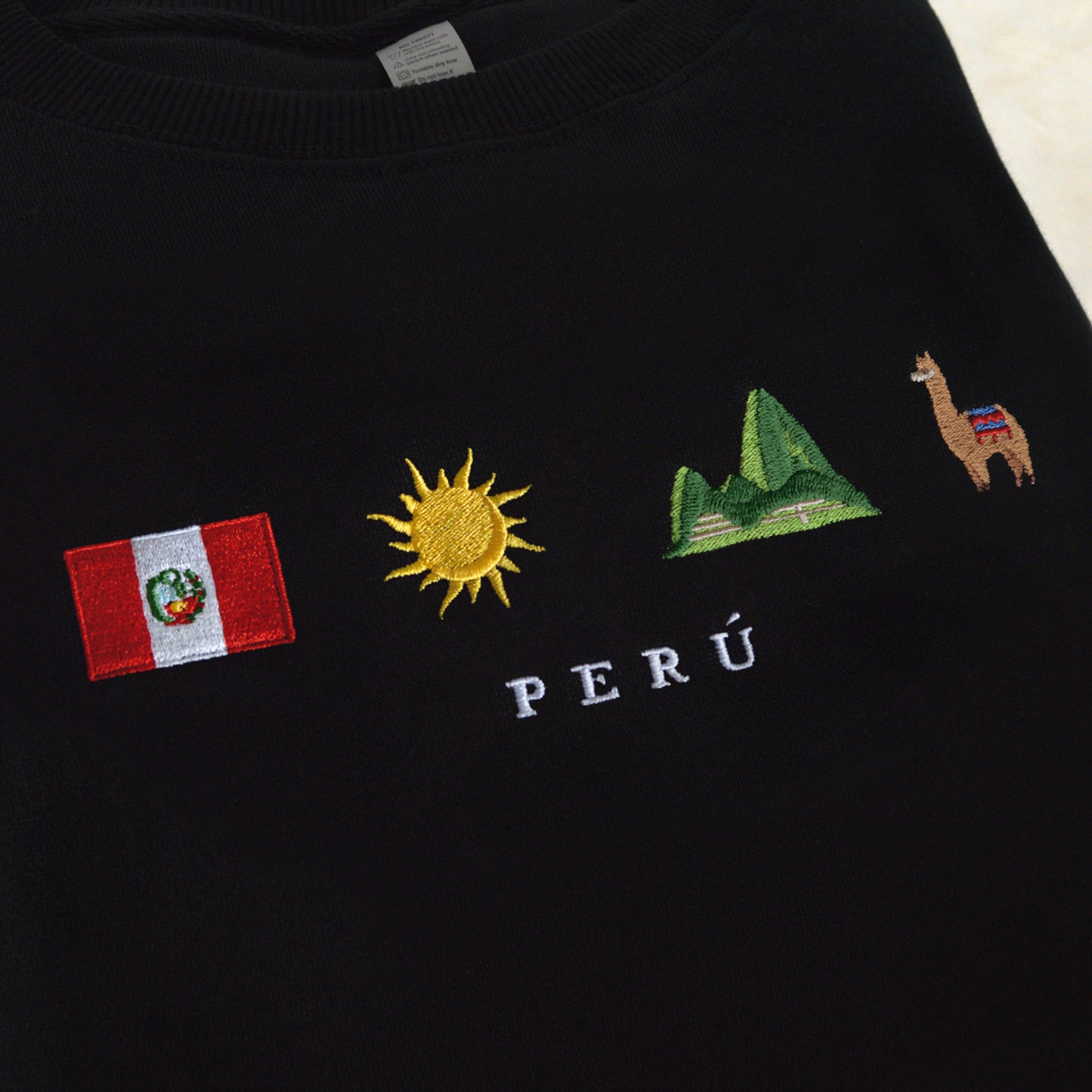 Perú Embroidered Sweatshirt
